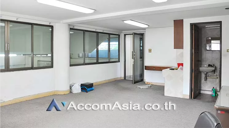  1  Office Space For Rent in Ratchadaphisek ,Bangkok MRT Sutthisan AA14496